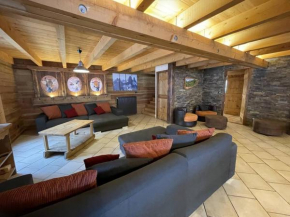 Chalet montagnard 15 personnes - proche du centre du village